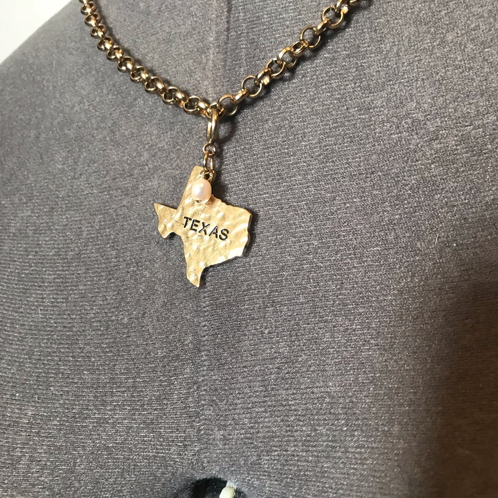 Texas state pendant necklace with pearl